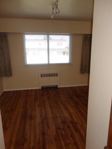 1 Bedroom Apartment For Rent In 6580 Dunblane Ave Burnaby
